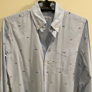 Long sleeved buttondown shirt light blue